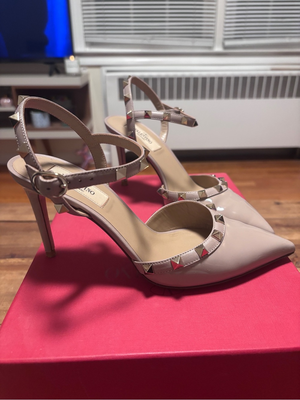 Valentino Garavani Blush Pink Rockstud Pointed-Toe Ankle-Strap Pumps - Picture 4 of 8